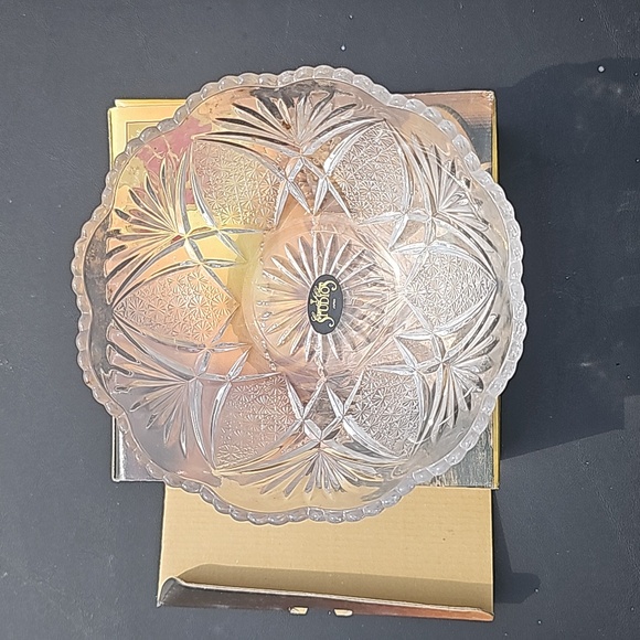 STUDIOS CRYSTAL CLEAR SCALLOPED TOP BOWL 6.5" JAPAN - Picture 1 of 8
